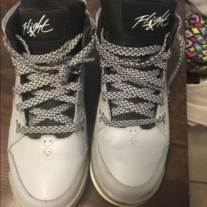 Jordan flights 6y fits 7.5 women's