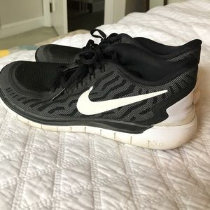 Nike free 5.0 black sneakers sz 9
