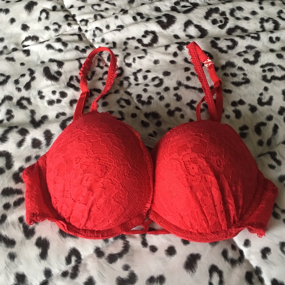 Victoria secret bombshell bra! 34A