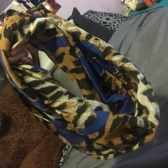 Scarf bundle - Picture 4 of 4