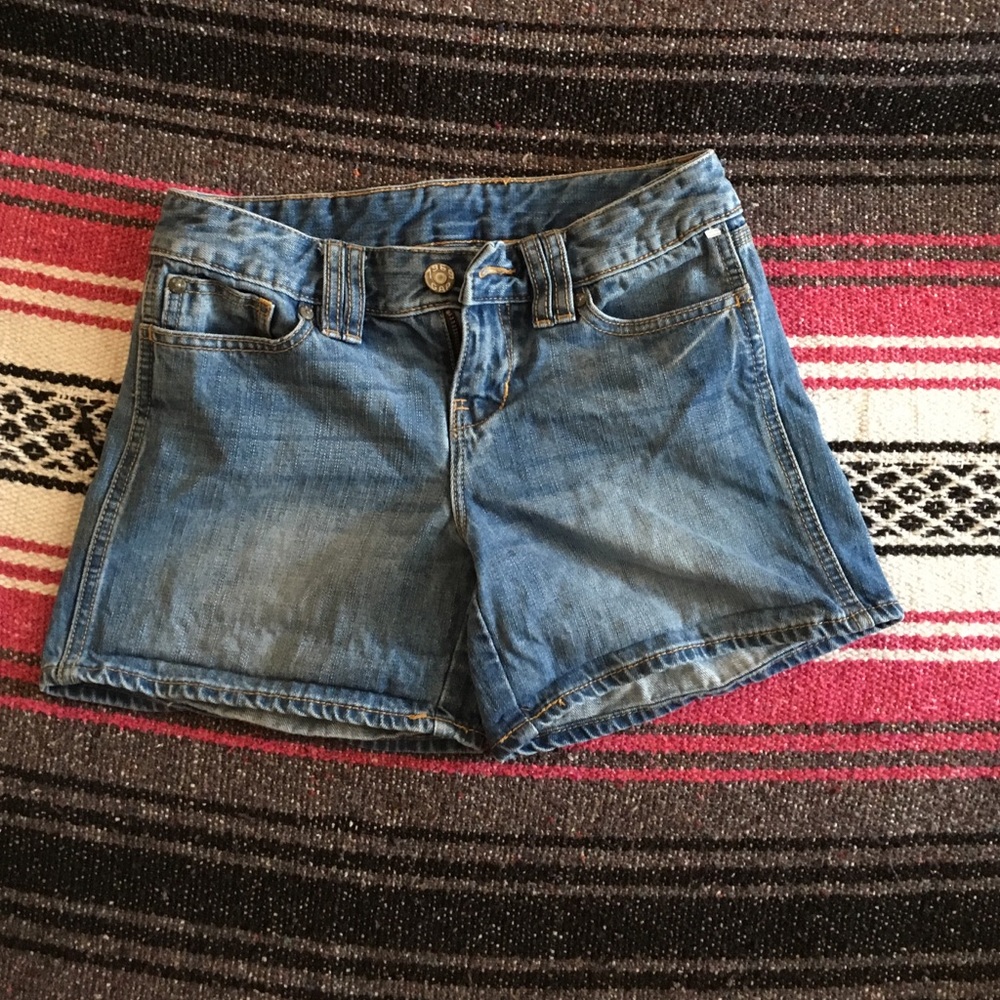 Gap shorts