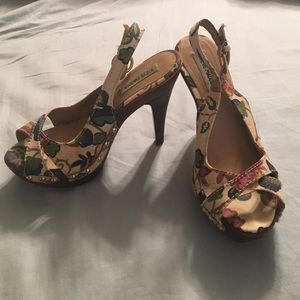 Steve Madden size 8 open toe pumps