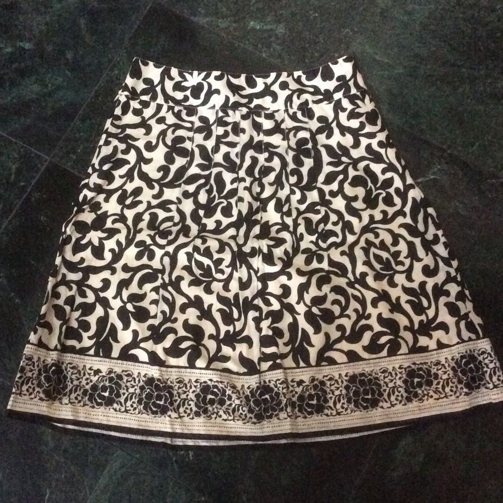 Ivory/black Patterned Ann Taylor Skirt