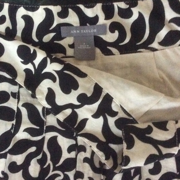 Ivory/black Patterned Ann Taylor Skirt - Picture 2 of 4