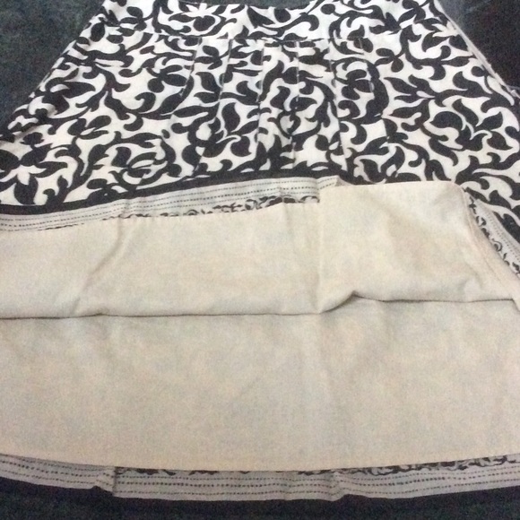 Ivory/black Patterned Ann Taylor Skirt - Picture 4 of 4