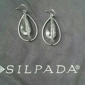 ⤵Price Drop !!Stunning Swarovski crystal Silapda