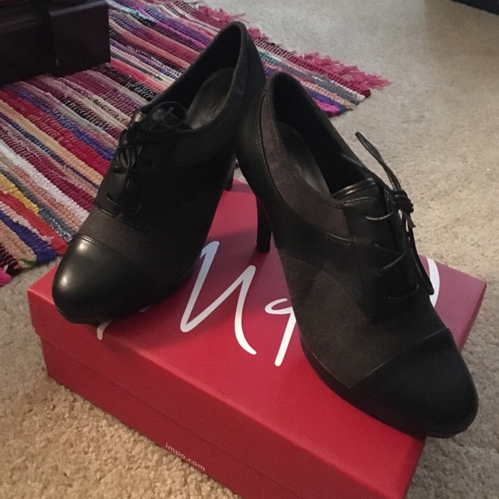 Black and Grey Heel