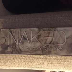 Urban Decay Naked Smoky palette