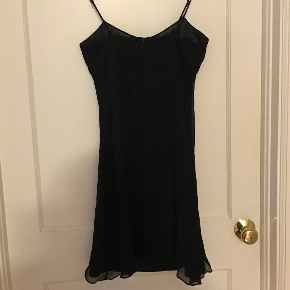 A Classic Little Black Dress - Picture 4 of 4