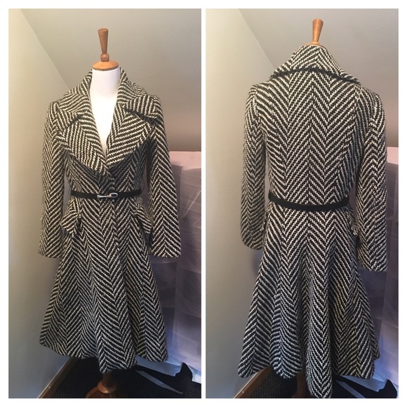 Zara Jackets & Blazers - SALE ‼️ ZARA Chevron Striped B&W Flare Peacoat