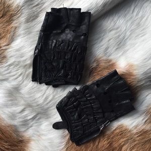 Bebe black leopard print fingerless gloves
