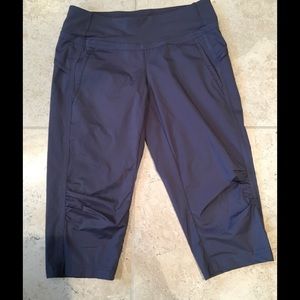 REDUCED Lululemon dark grey cropped pants