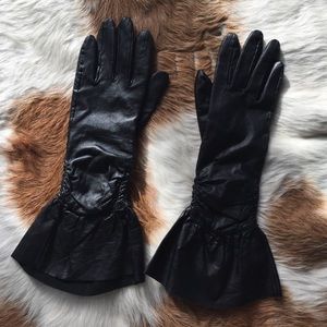 Cache medium long gloves with ruffle detail