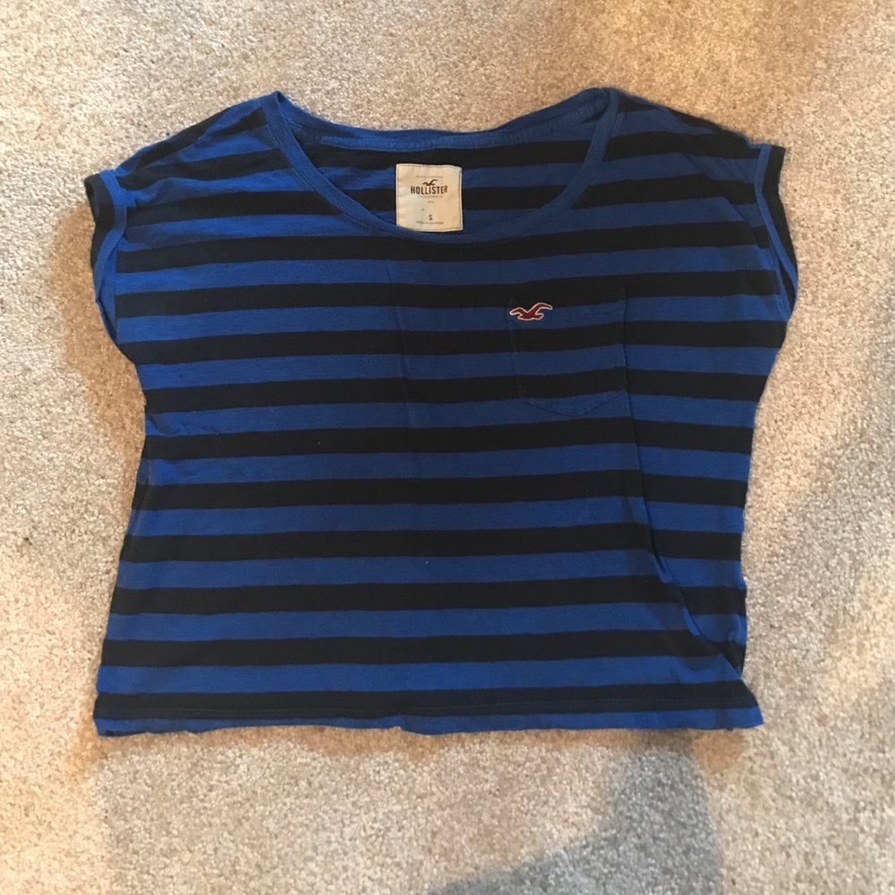 Hollister semi cropped tshirt