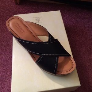 Super cute, never worn black wedges