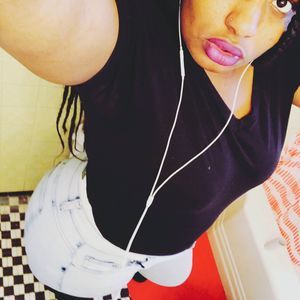 Meet your Posher, Niyonna