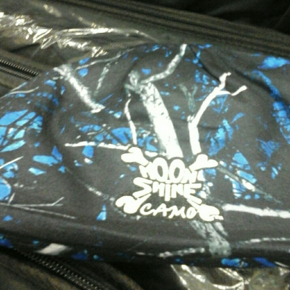 Undertow  reversable fleece beanie