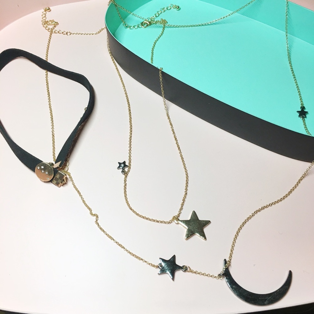 Star and moon chocker necklace - Picture 4 of 4