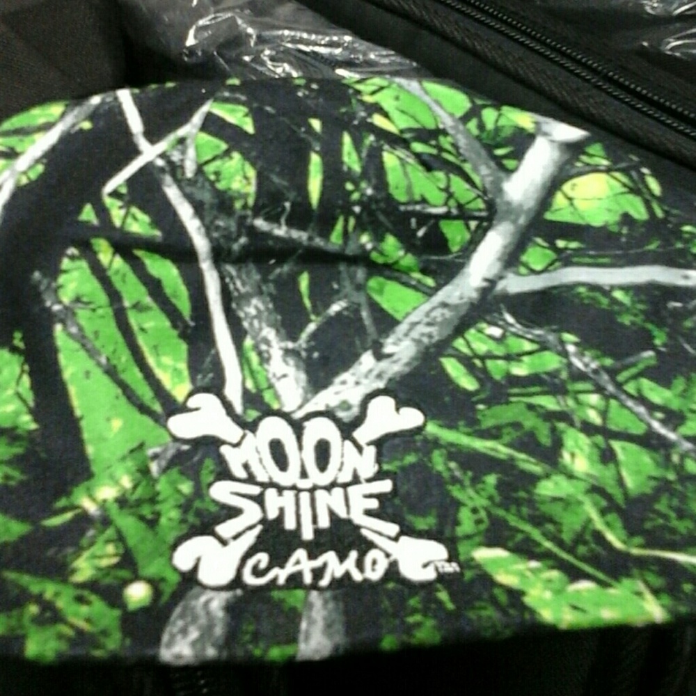 Toxic  moonshine  camo  reversable  beanie