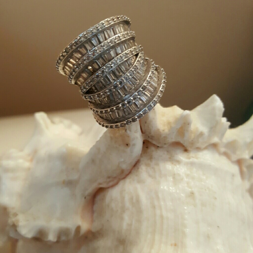 Amazing sterling silver CZ baguette ring