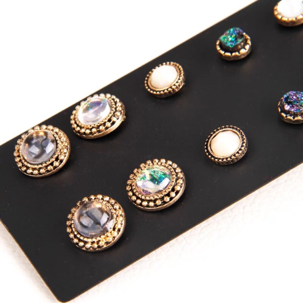Back in Stock 6 pairs of earring studs - Picture 3 of 5