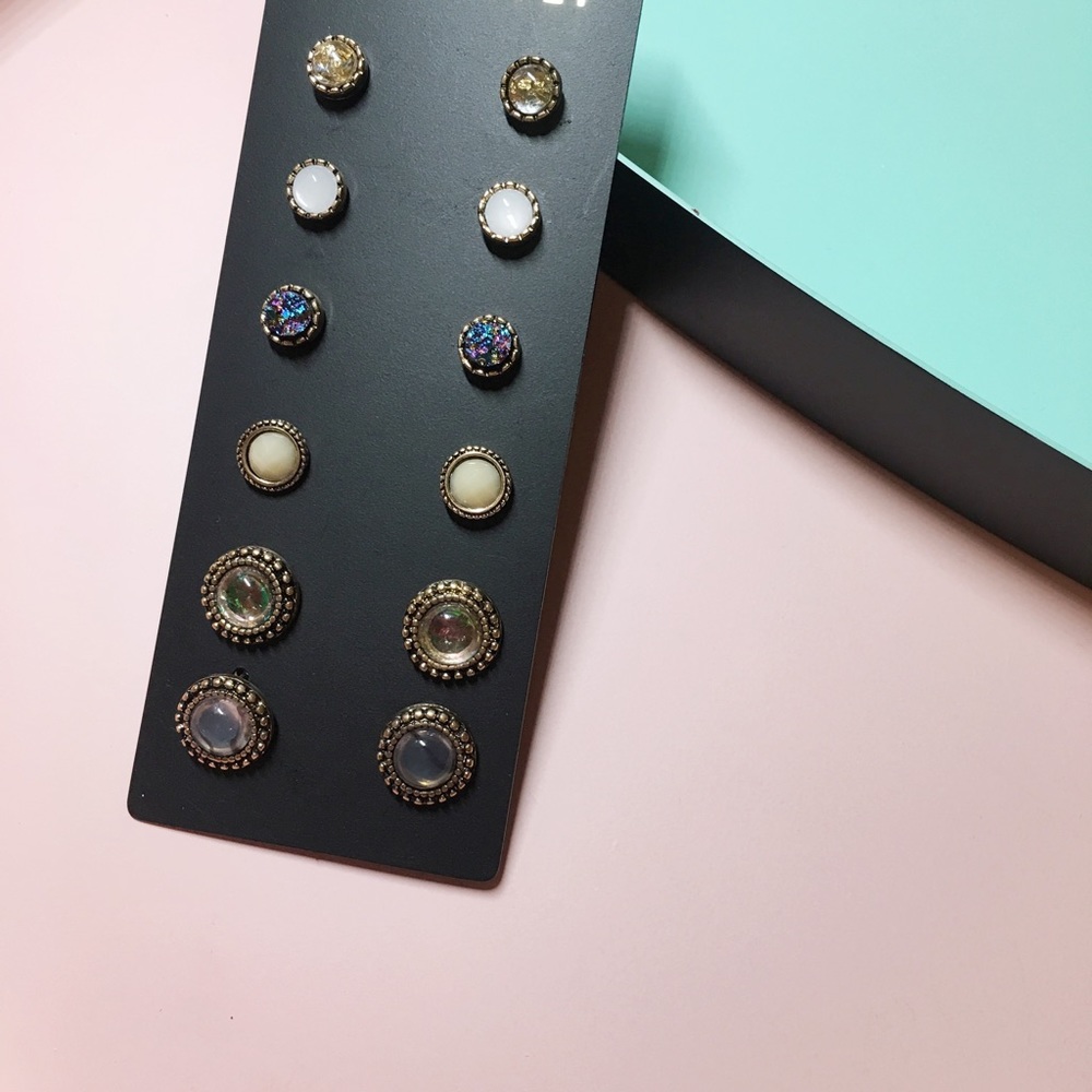 Back in Stock 6 pairs of earring studs - Picture 5 of 5