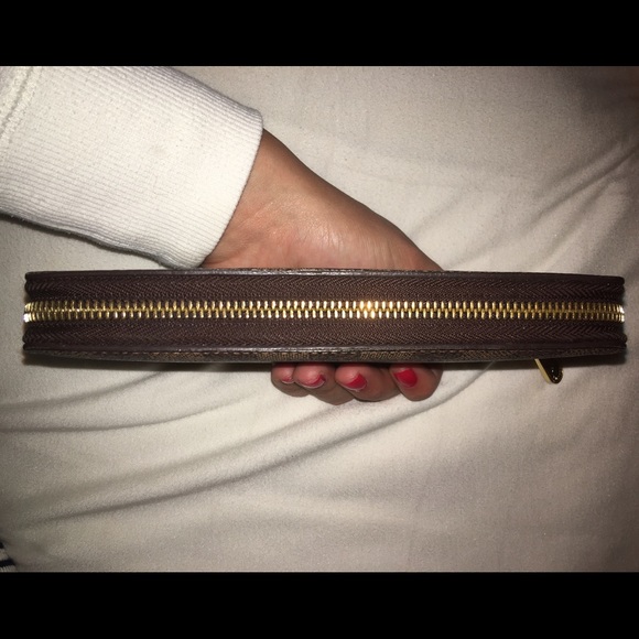 Louis Vuitton Wallet - Picture 4 of 4