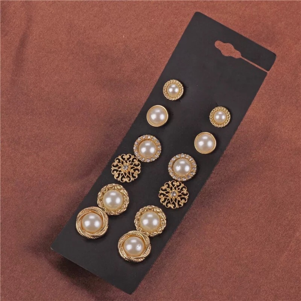 Back in Stock6 pairs imitation pearl earring studs - Picture 2 of 4