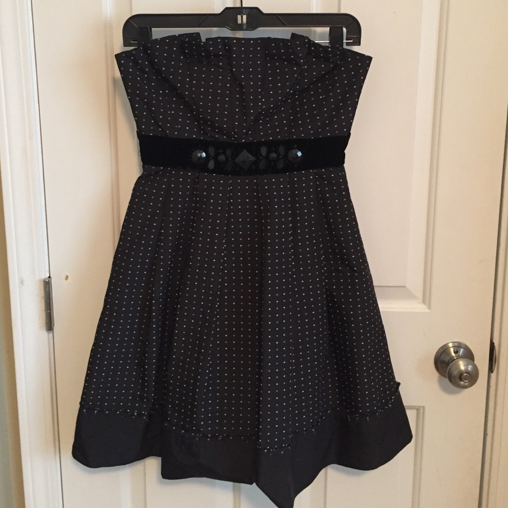 BCBG Maxazria Strapless Black dress with tulle