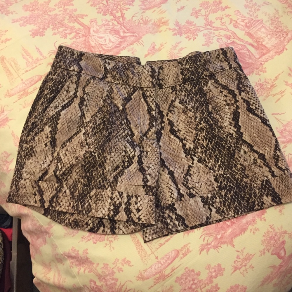Bcbg snake print shorts