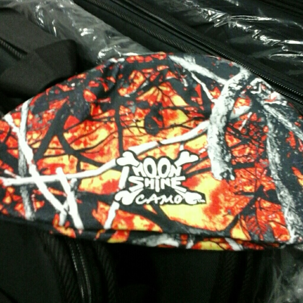 Wildlife  reversable  beanie