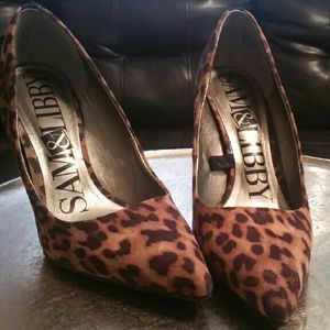 Sam & Libby leopard pumps