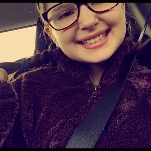 Meet your Posher, Laci