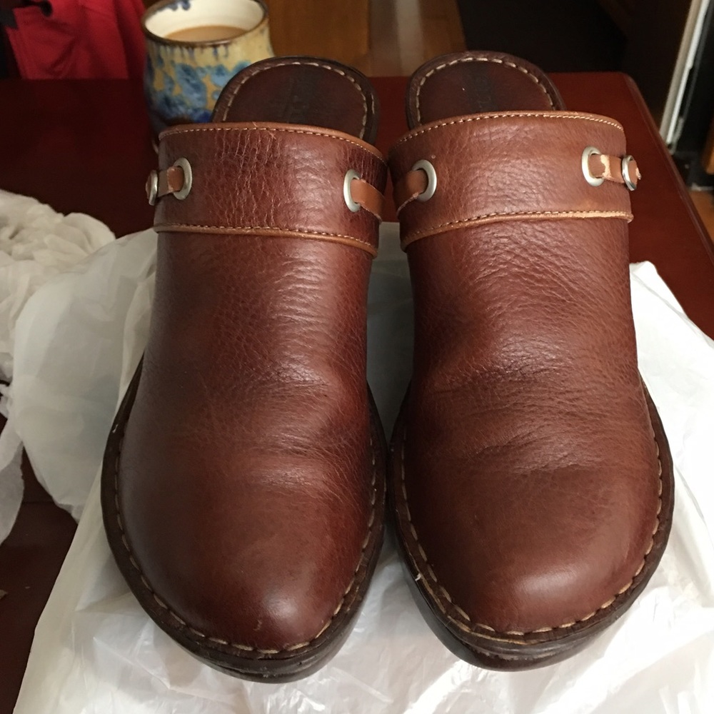 Born slip-ins, size 8 medium (brown)