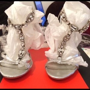 💎 Bakers Silver Bedazzled Heels💋