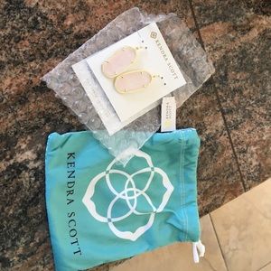 Kendra Scott Elle earrings light pink and gold