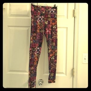 Lularoe buttery soft leggings! OS