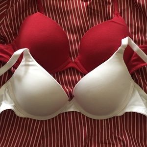 Victoria Secret push up bras! Just in for Vday!