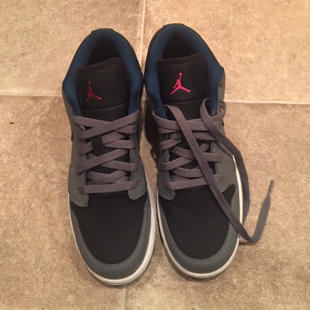 Women size 9 Nike air Jordan's