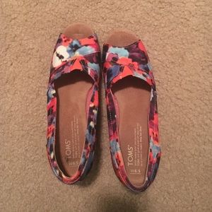 Worn twice Toms Wedges. Size 6.5