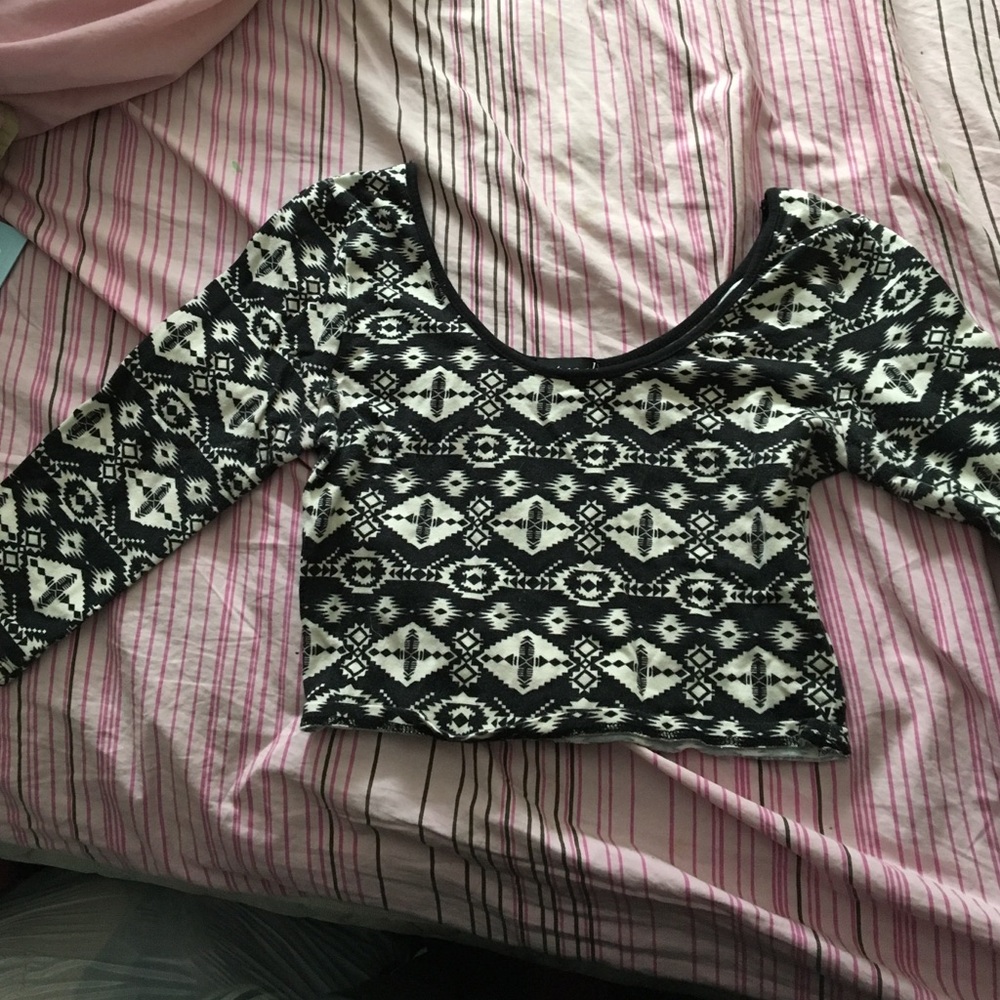 Wet seal midsleave crop