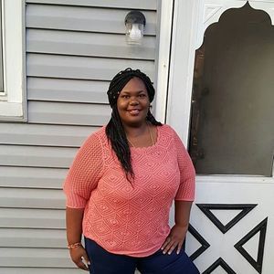 Meet your Posher, Lorraine