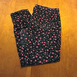 Rose pattern leggings