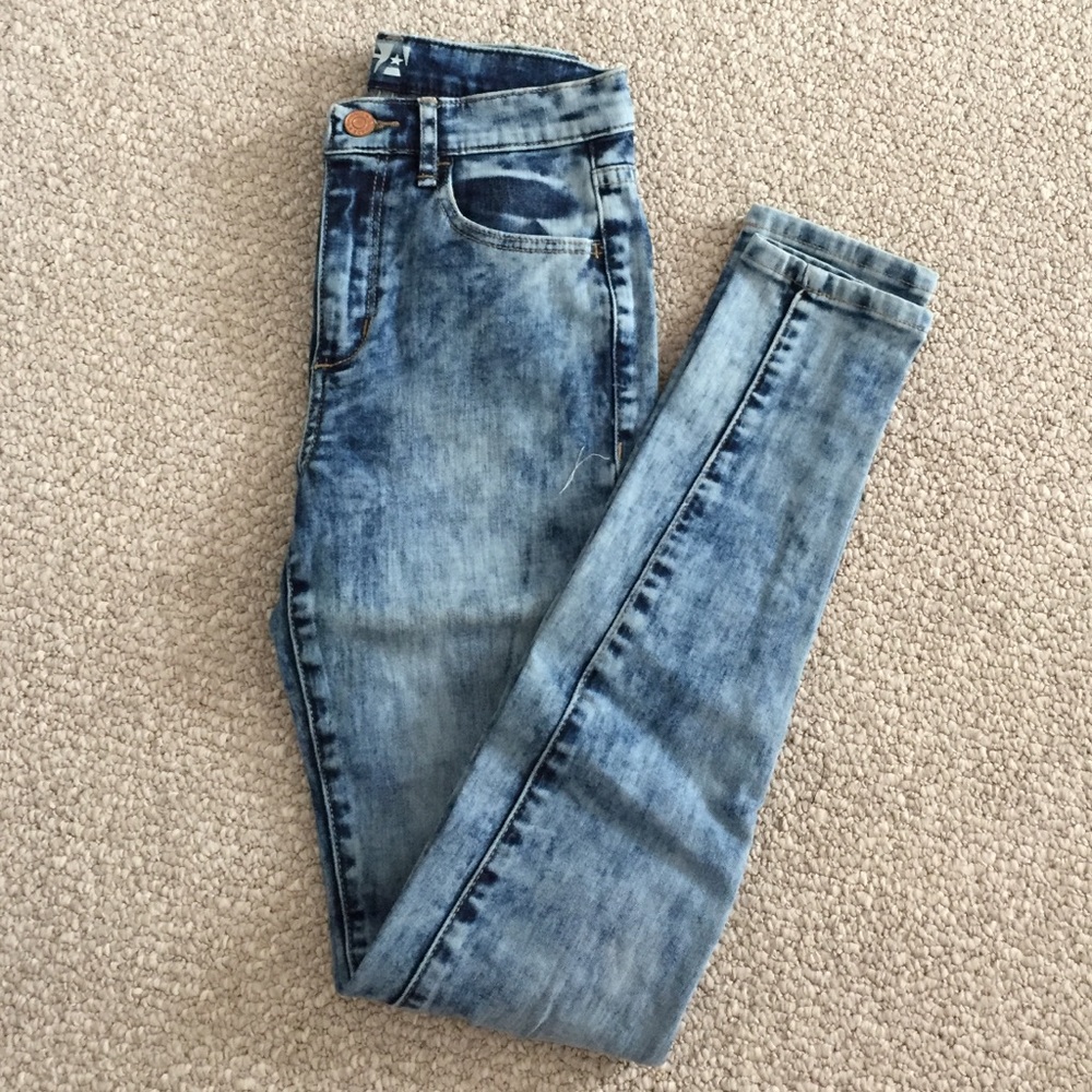 Super Highwaist Acid Wash Jeans