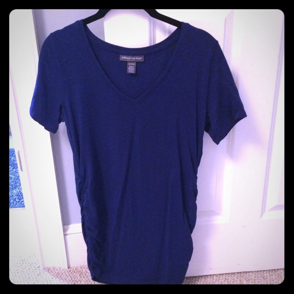 A Pea In the Pod blue v neck maternity shirt