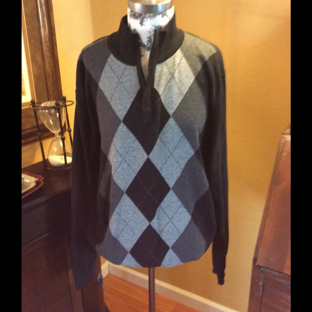 NWT! Men's black aargyle crewneck sweater.