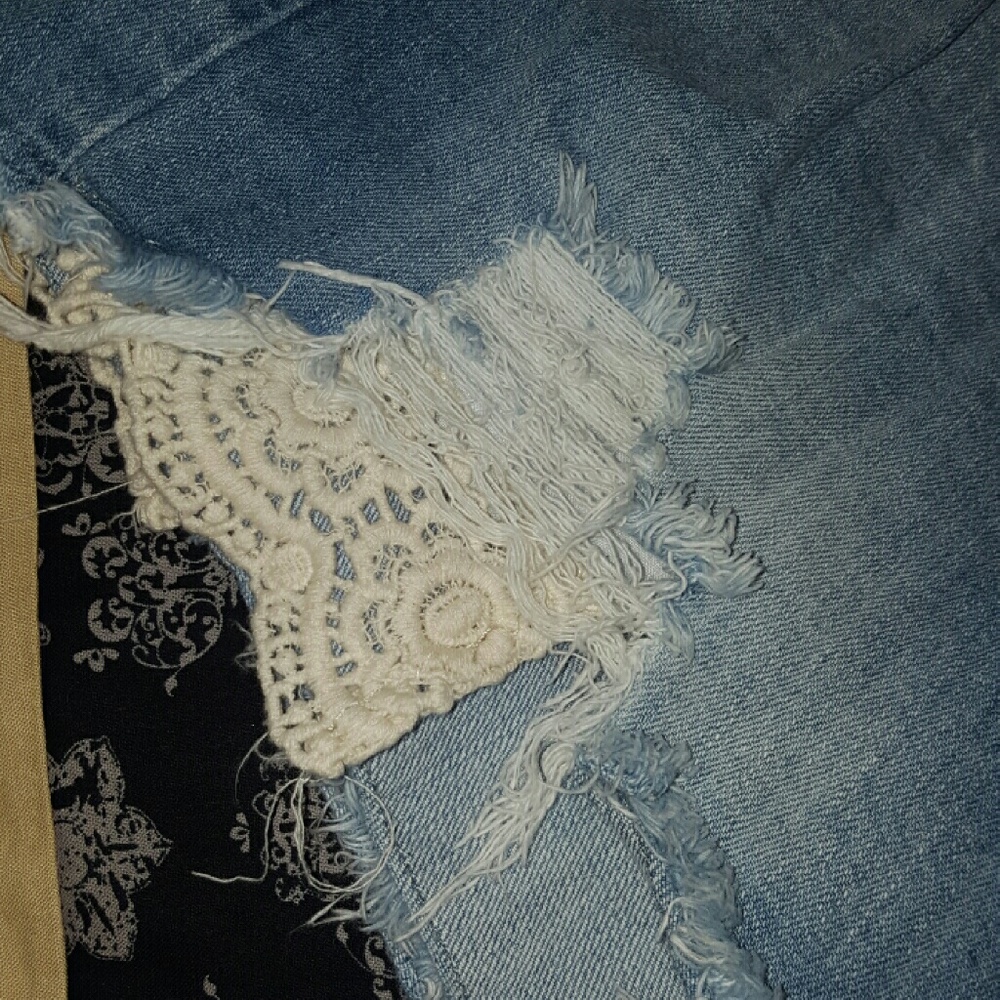 Shorts - Picture 4 of 4