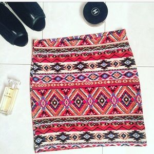 Tribal print stretch skirt 💁🏼 Medium | bodycon