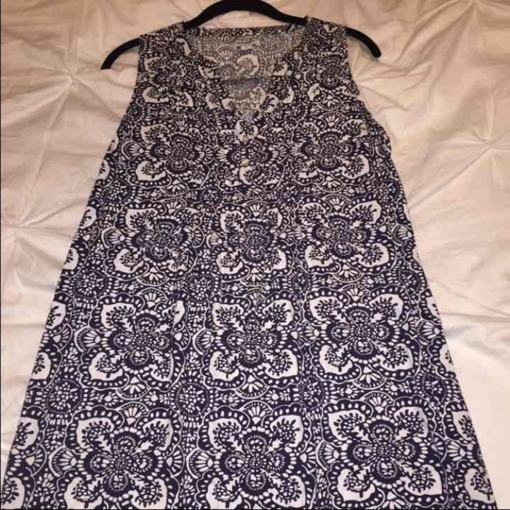 Never worn!! Old navy sundress!