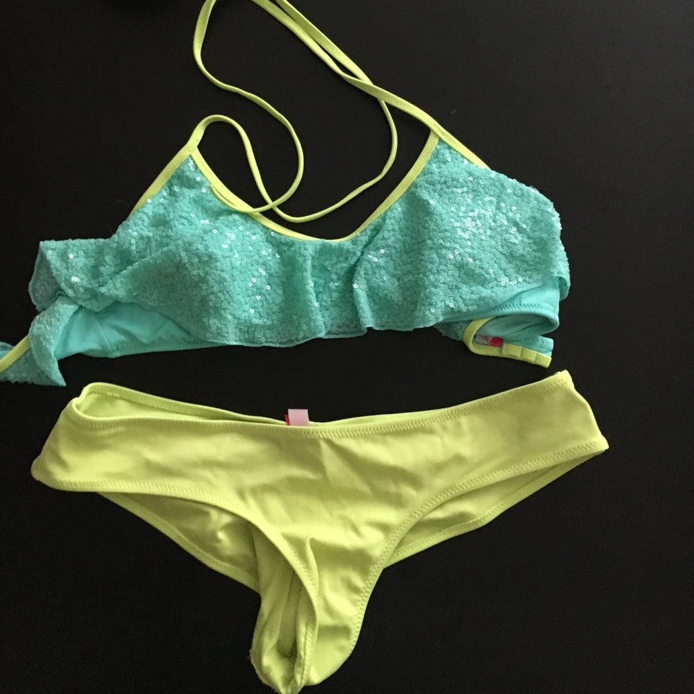 VS Bikini